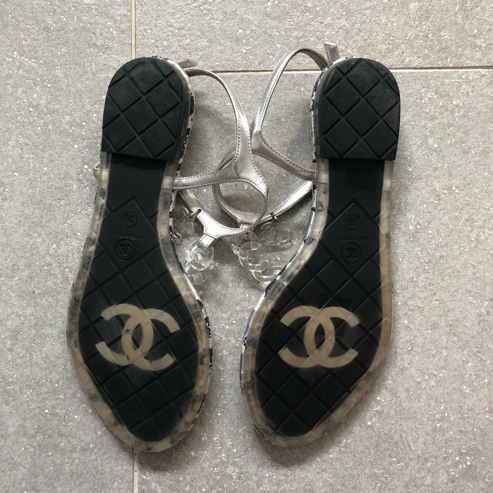 SOLD CHANEL Entre Doigts Metallic Chain Sandals - Picture 4 of 5